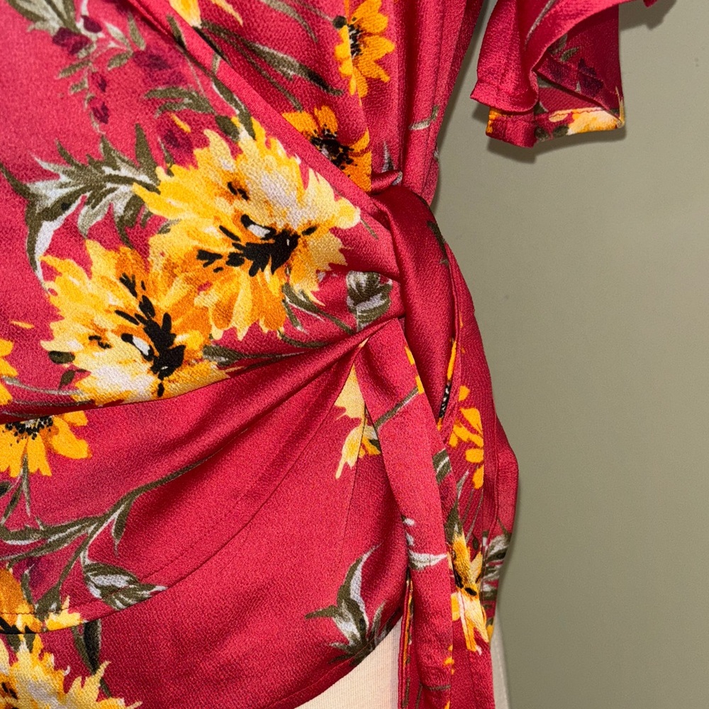 EXPRESS Elegant Floral Wrap Blouse - Burgundy and Yellow Size small - Picture 5 of 10